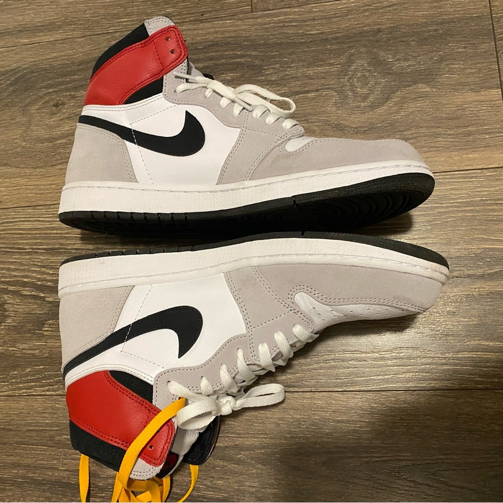Air Jordan 1 - Smoke Grey - Size 13